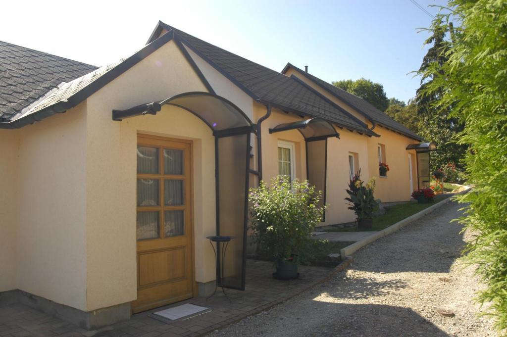 Hotel Haus Orchideental Jena Ngoại thất bức ảnh
